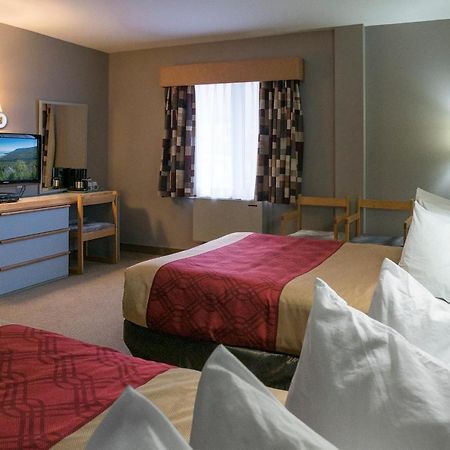 Econo Lodge La Malbaie Εξωτερικό φωτογραφία