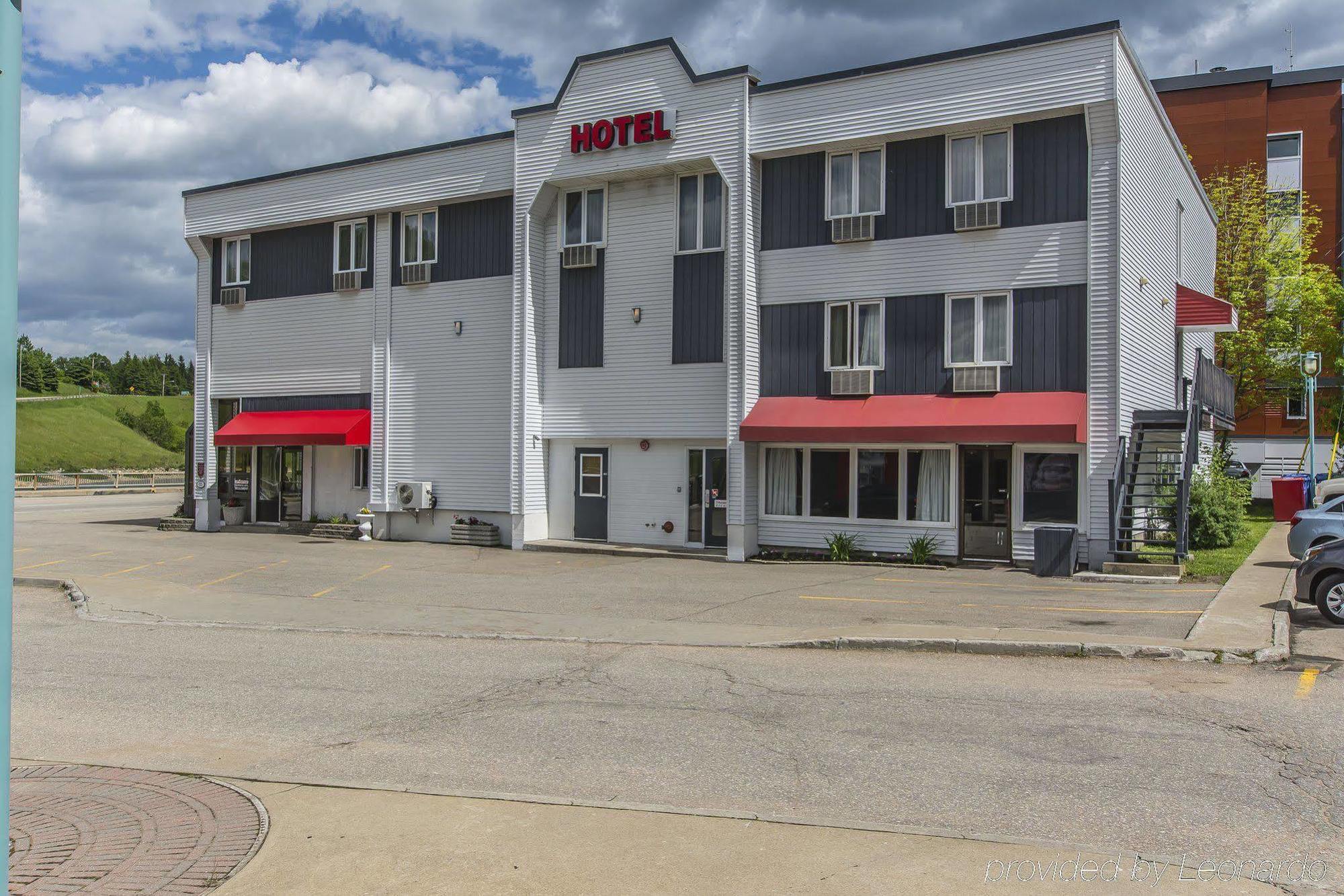 Econo Lodge La Malbaie Εξωτερικό φωτογραφία